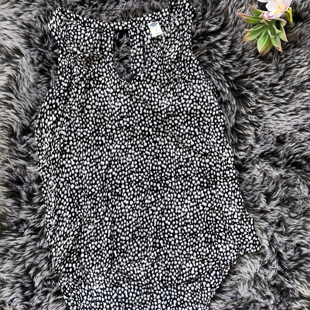 Old Navy Sleeveless Blouse